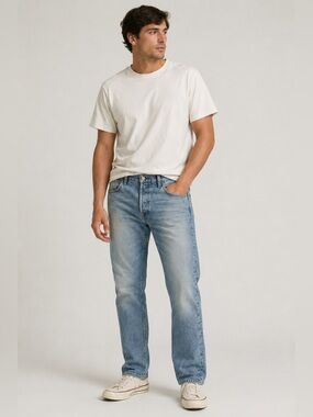 Levi's 501 Y2K Straight Light Wash Blue Button Fly Straight Leg Jeans Size 33”